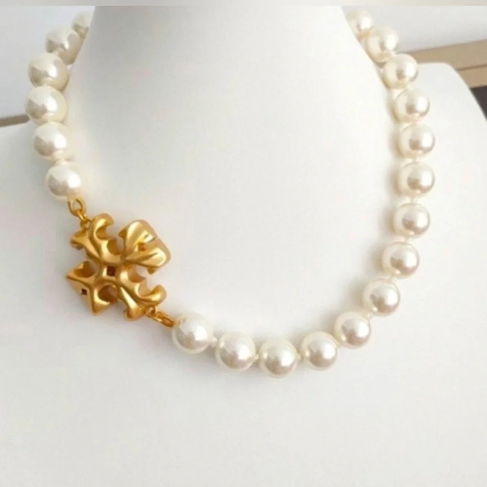 🎁 Tory Burch • Pearl and Gold Roxanne T Necklace NWT $228